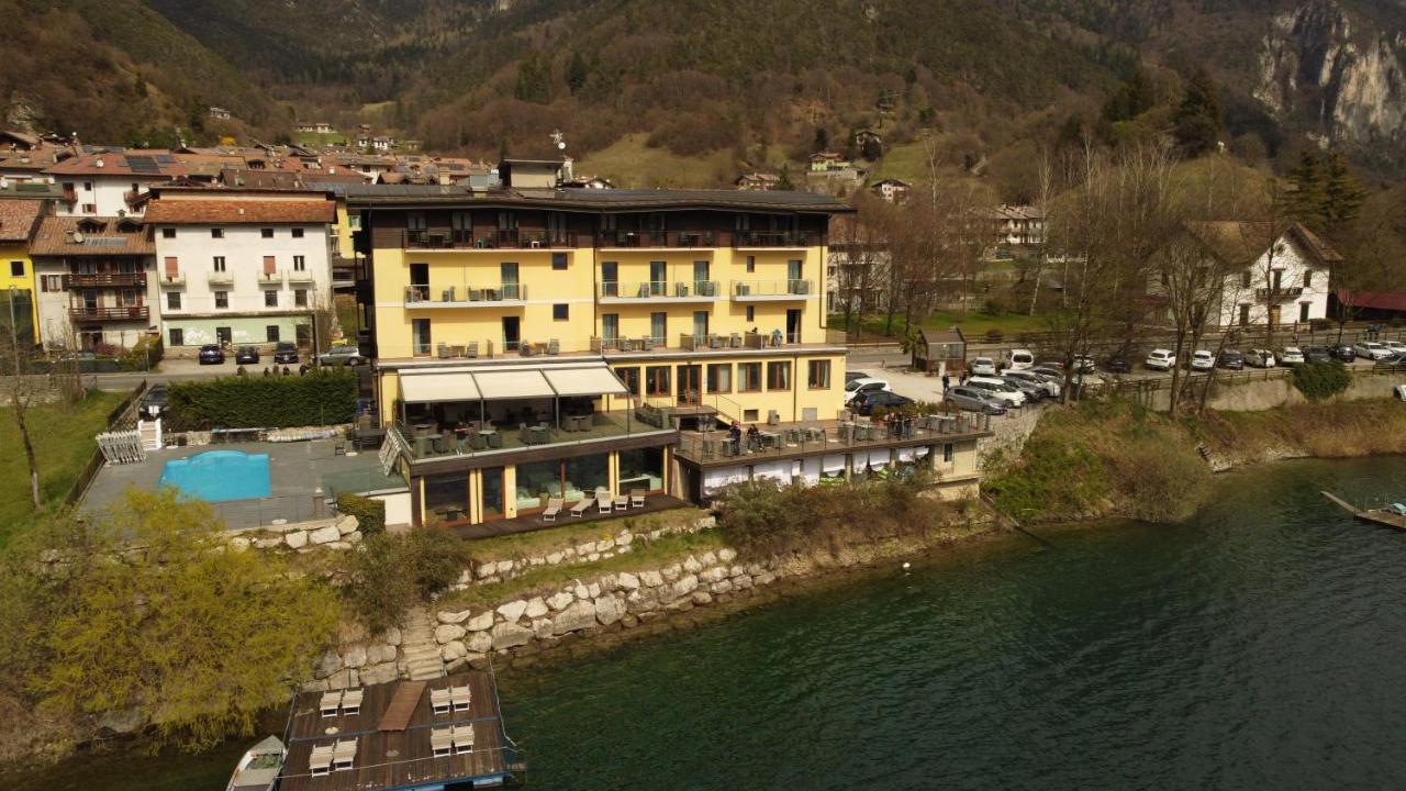 Albergo Mezzolago Exteriör bild