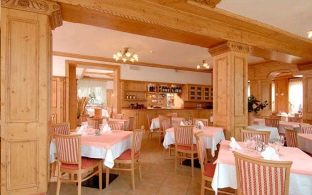 Albergo Mezzolago Exteriör bild