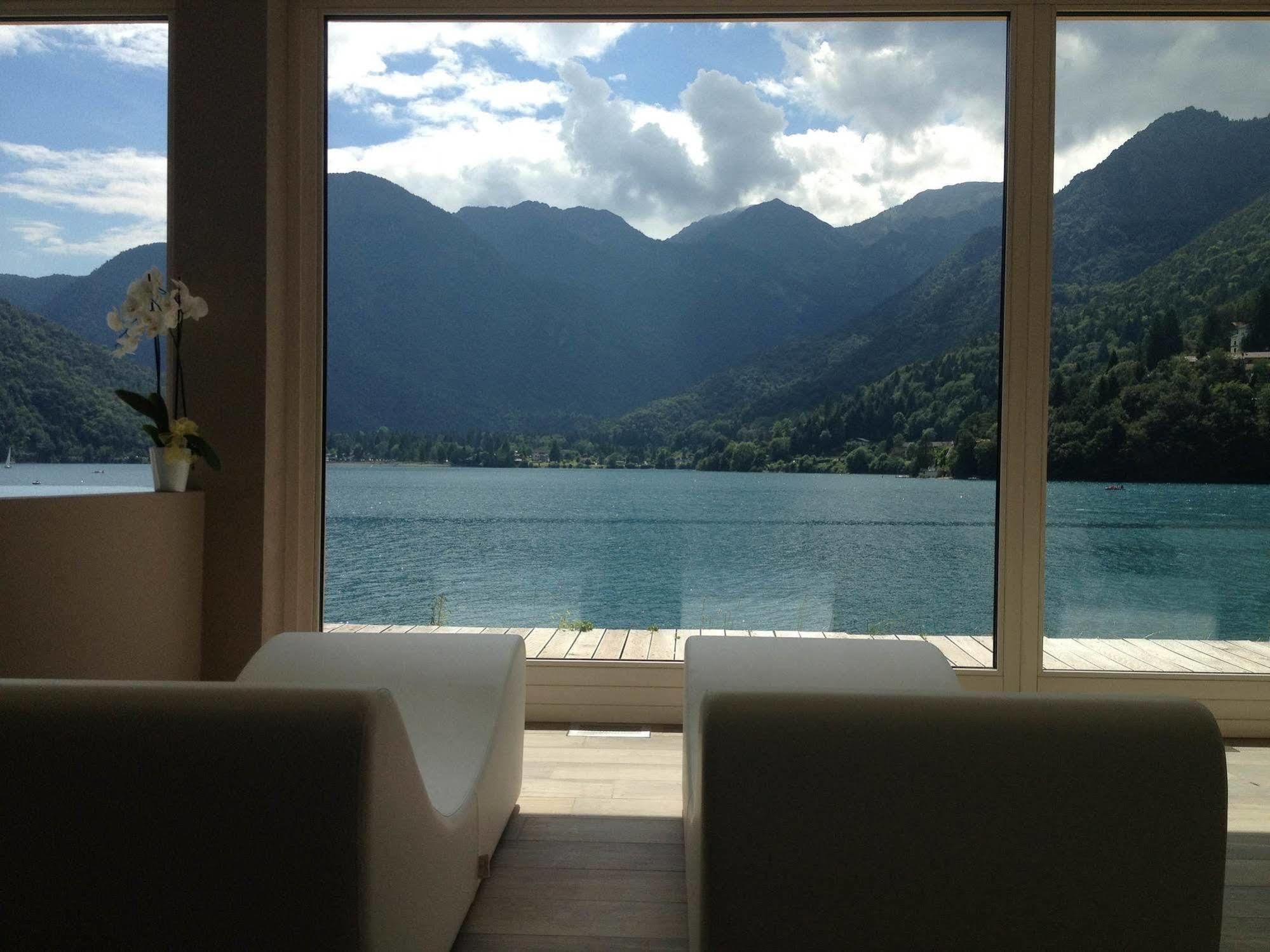 Albergo Mezzolago Exteriör bild