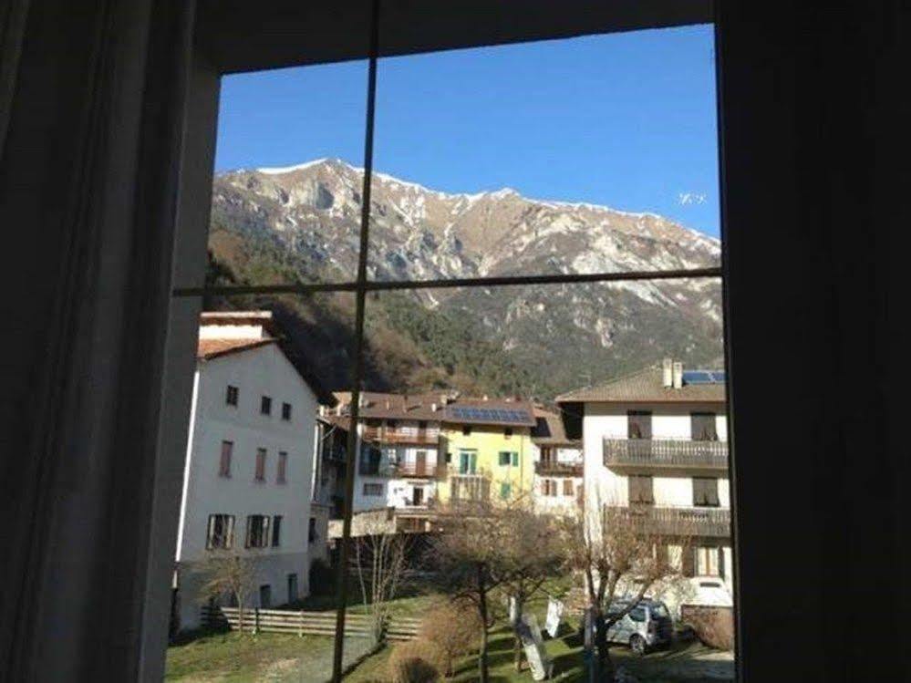 Albergo Mezzolago Exteriör bild