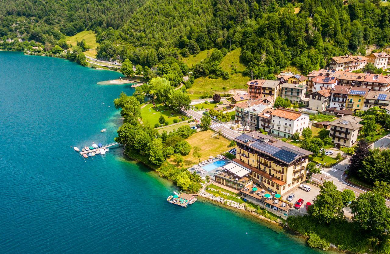 Albergo Mezzolago Exteriör bild